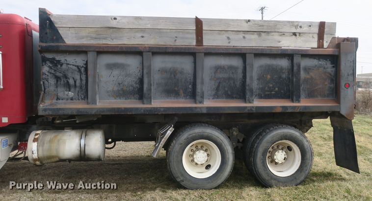 image for item DB10010 1985 Freightliner FLC dump truck