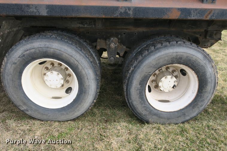 image for item DB10010 1985 Freightliner FLC dump truck