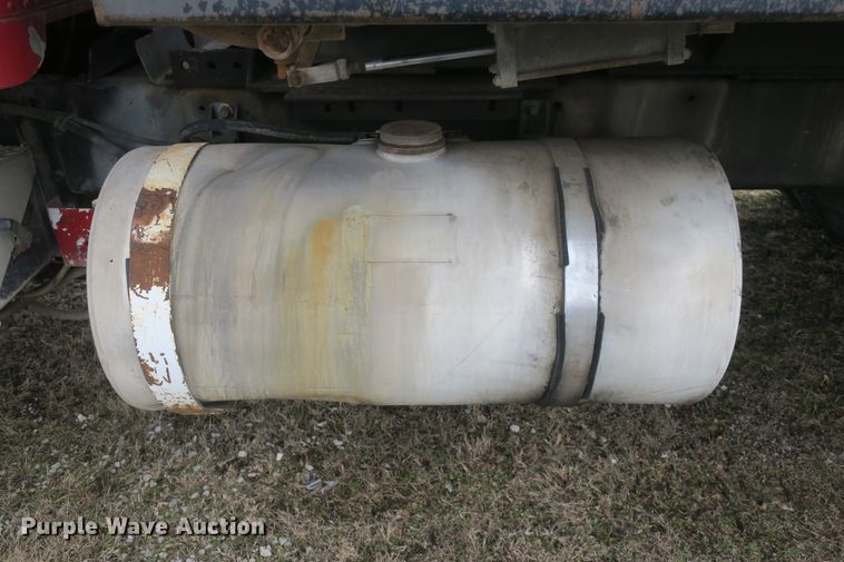 image for item DB10010 1985 Freightliner FLC dump truck