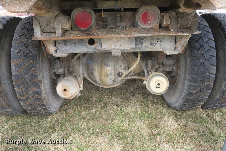 image for item DB10010 1985 Freightliner FLC dump truck