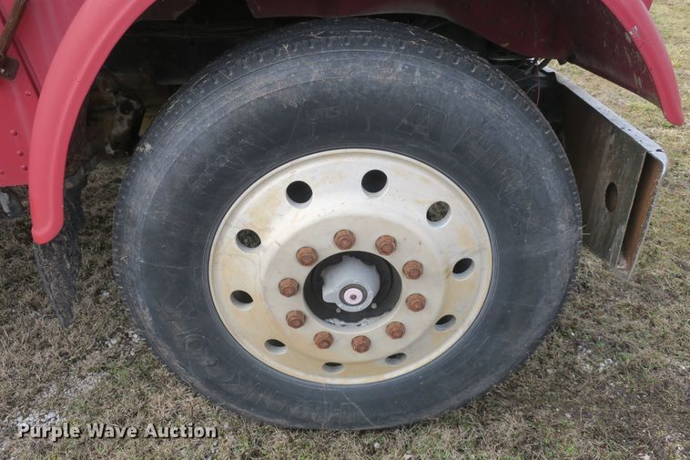 image for item DB10010 1985 Freightliner FLC dump truck