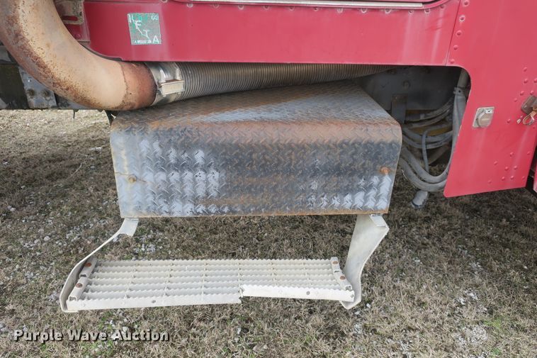 image for item DB10010 1985 Freightliner FLC dump truck