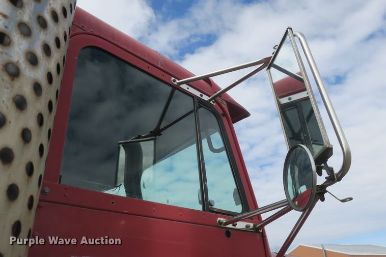 image for item DB10010 1985 Freightliner FLC dump truck