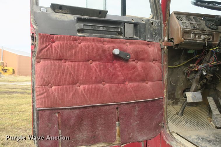 image for item DB10010 1985 Freightliner FLC dump truck