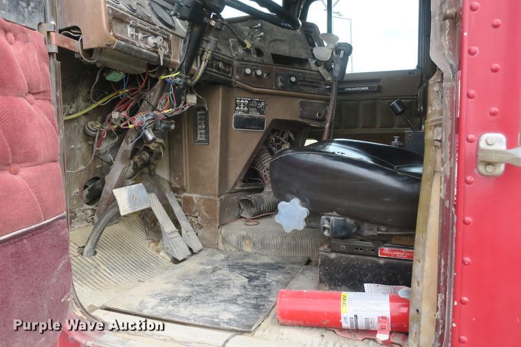 image for item DB10010 1985 Freightliner FLC dump truck