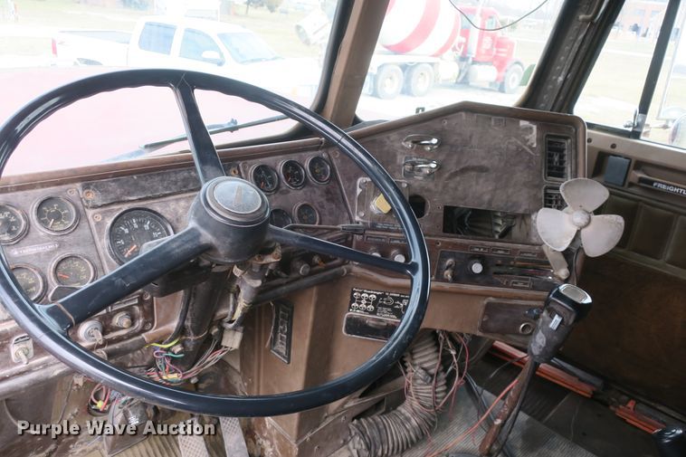 image for item DB10010 1985 Freightliner FLC dump truck