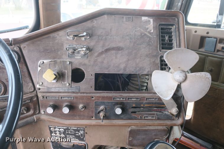 image for item DB10010 1985 Freightliner FLC dump truck