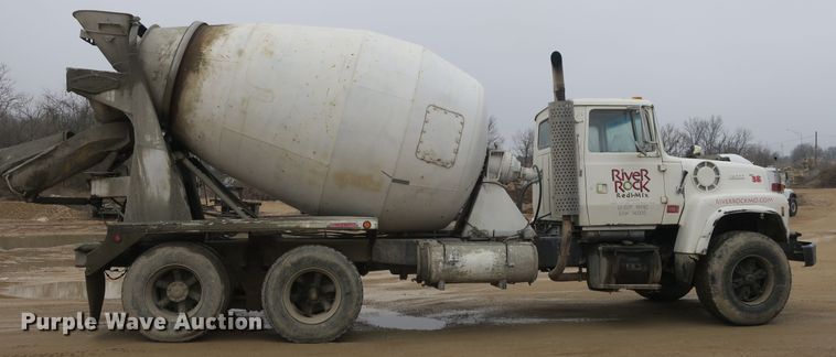 image for item DB10013 1992 Ford L9000 ready mix truck