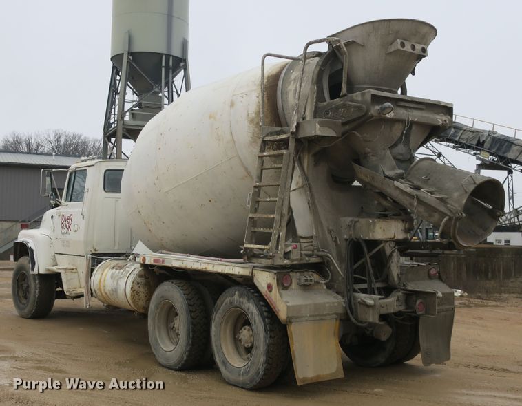 image for item DB10013 1992 Ford L9000 ready mix truck
