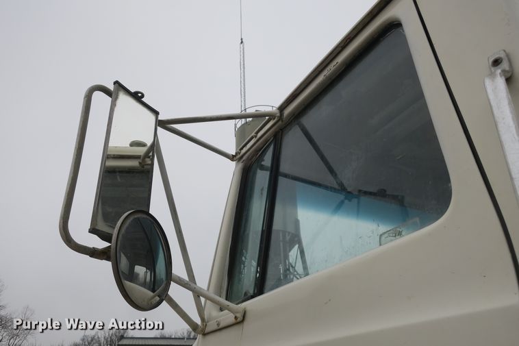 image for item DB10013 1992 Ford L9000 ready mix truck