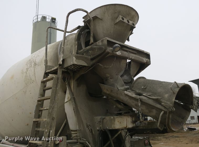 image for item DB10013 1992 Ford L9000 ready mix truck