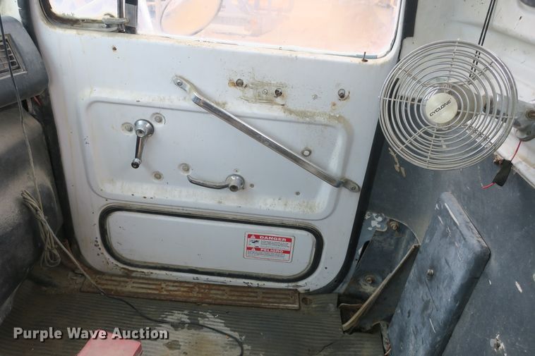 image for item DB10013 1992 Ford L9000 ready mix truck