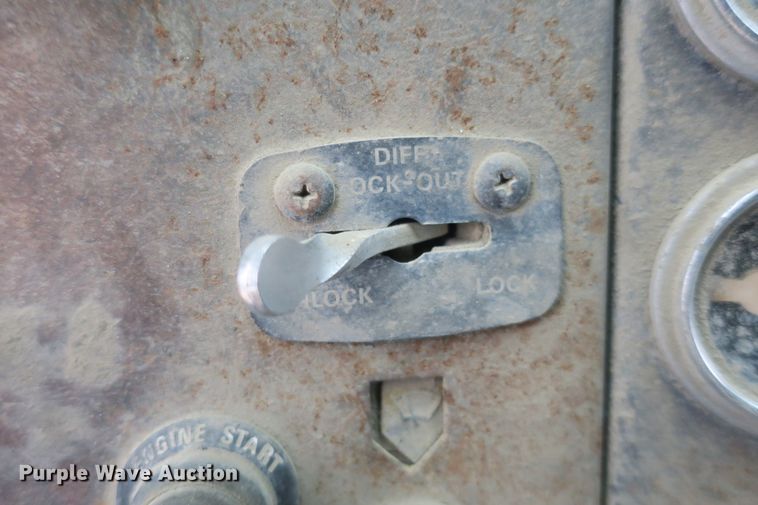 image for item DB10013 1992 Ford L9000 ready mix truck