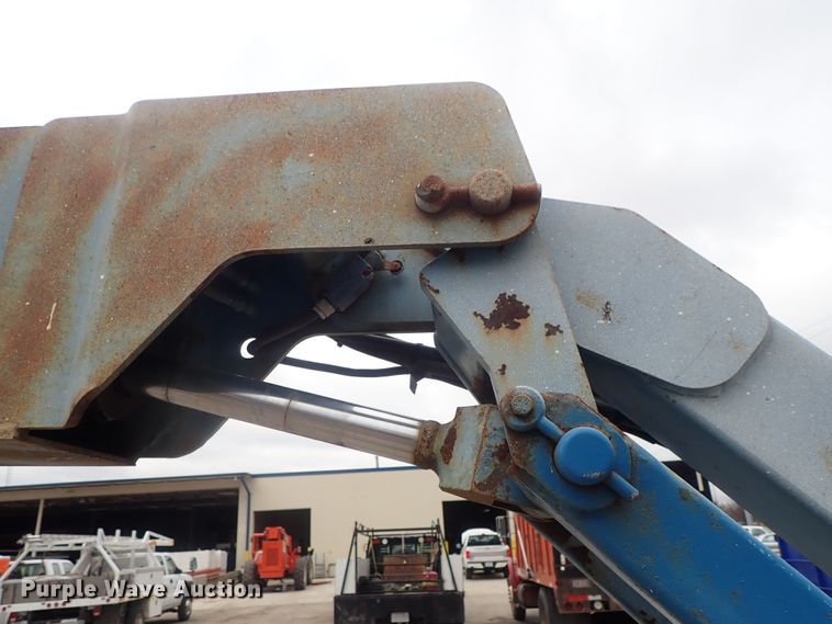 image for item DC3309 2003 Genie Z80/60 boom lift