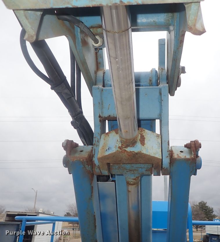 image for item DC3309 2003 Genie Z80/60 boom lift
