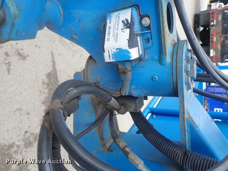 image for item DC3309 2003 Genie Z80/60 boom lift