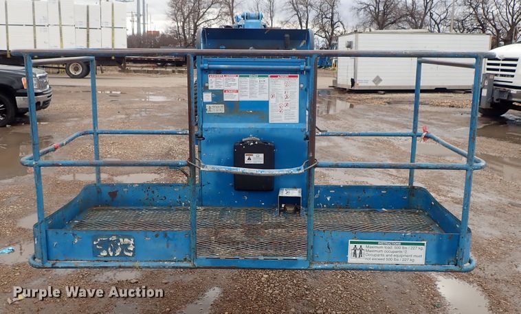 image for item DC3310 2002 Genie S80 boom lift