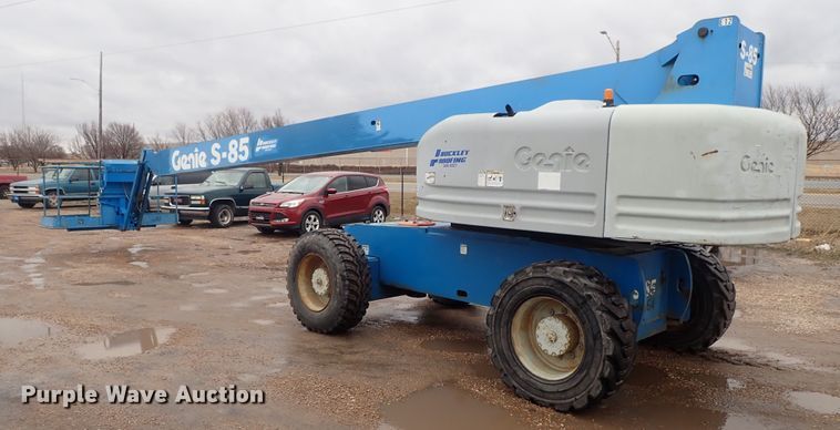 image for item DC3310 2002 Genie S80 boom lift