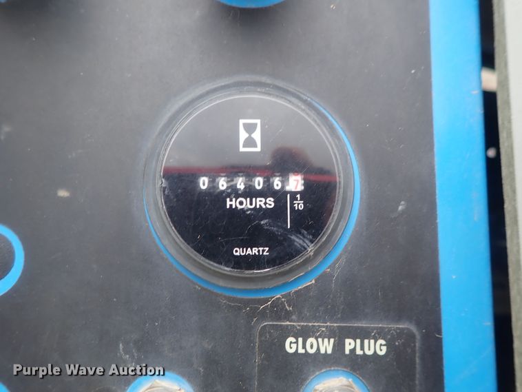 image for item DC3310 2002 Genie S80 boom lift