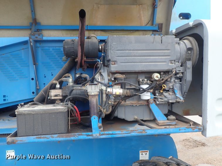 image for item DC3310 2002 Genie S80 boom lift