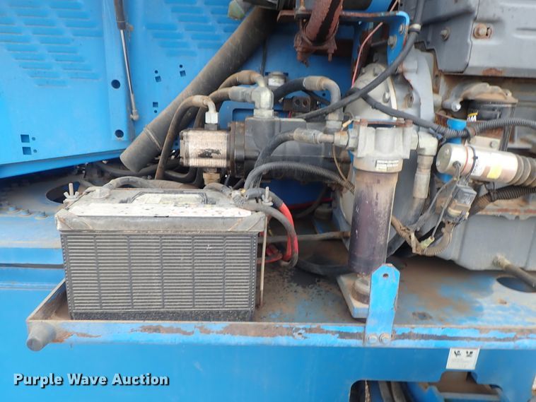 image for item DC3310 2002 Genie S80 boom lift