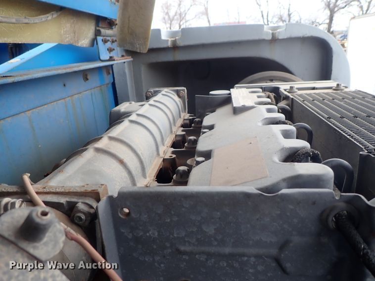 image for item DC3310 2002 Genie S80 boom lift