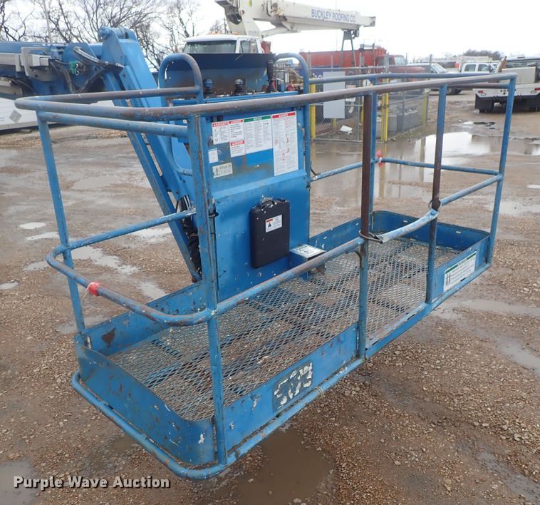 image for item DC3310 2002 Genie S80 boom lift