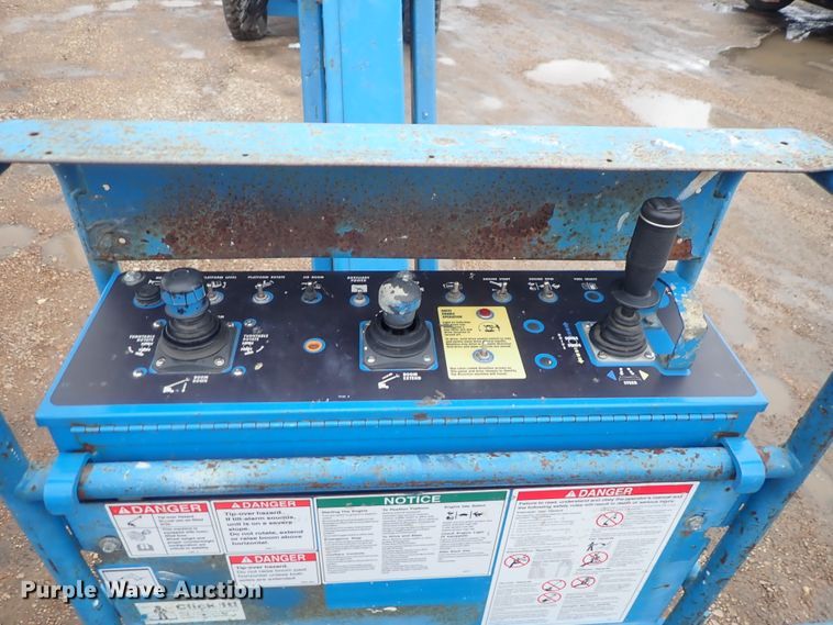 image for item DC3310 2002 Genie S80 boom lift