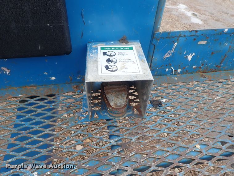 image for item DC3310 2002 Genie S80 boom lift