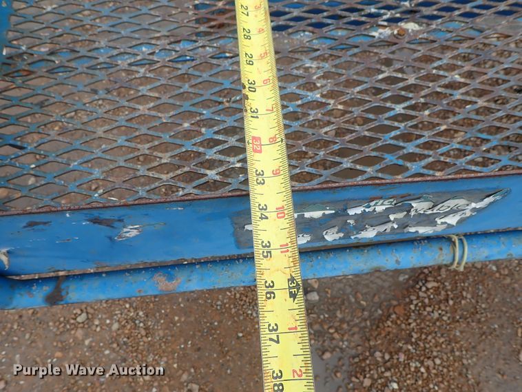 image for item DC3310 2002 Genie S80 boom lift