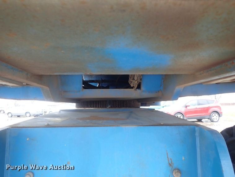 image for item DC3310 2002 Genie S80 boom lift