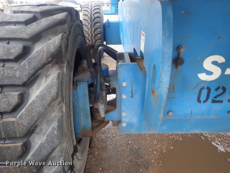 image for item DC3310 2002 Genie S80 boom lift