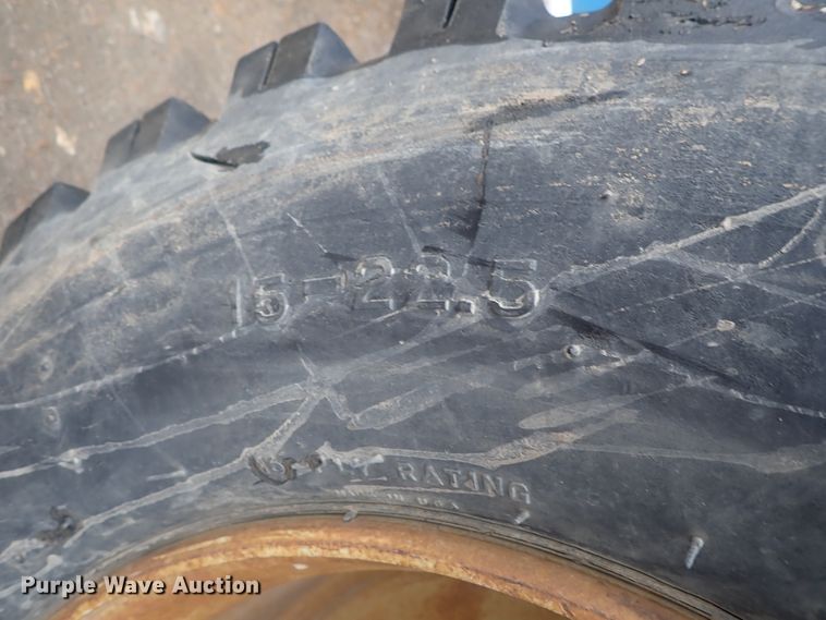 image for item DC3310 2002 Genie S80 boom lift