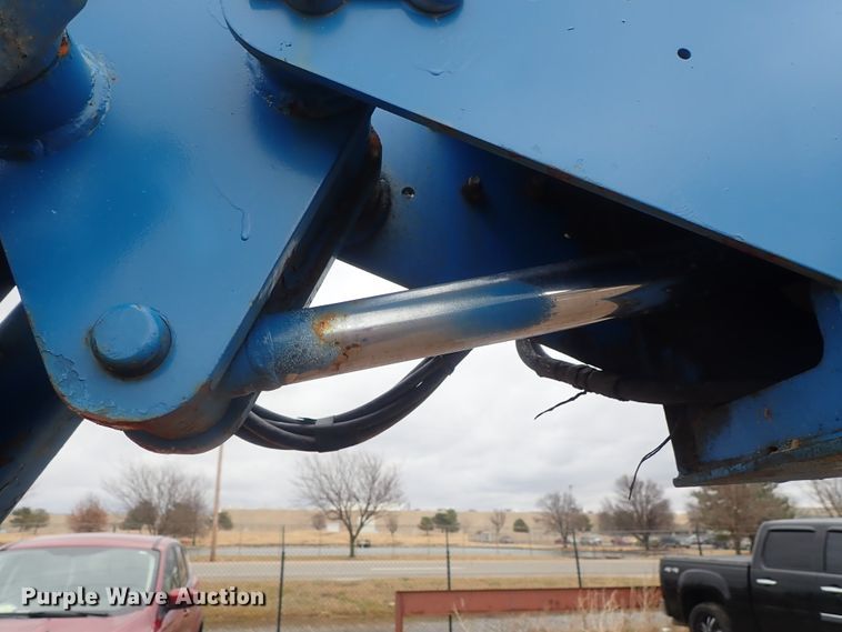 image for item DC3310 2002 Genie S80 boom lift