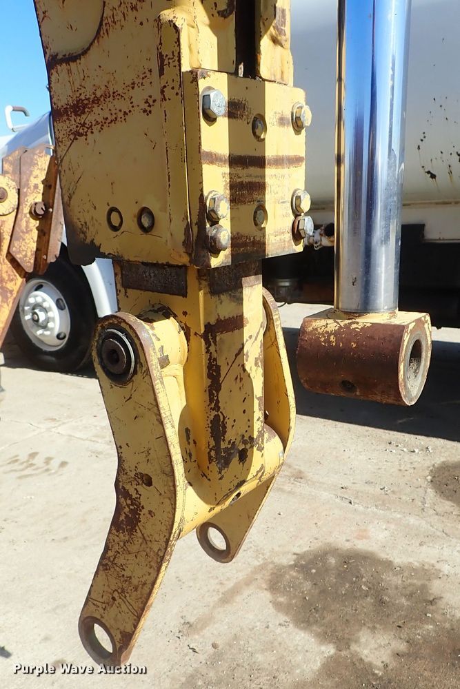 image for item DC3338 1997 Caterpillar 426C backhoe