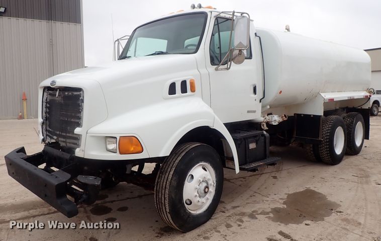 image for item DC3345 2000 Sterling L-Line water truck