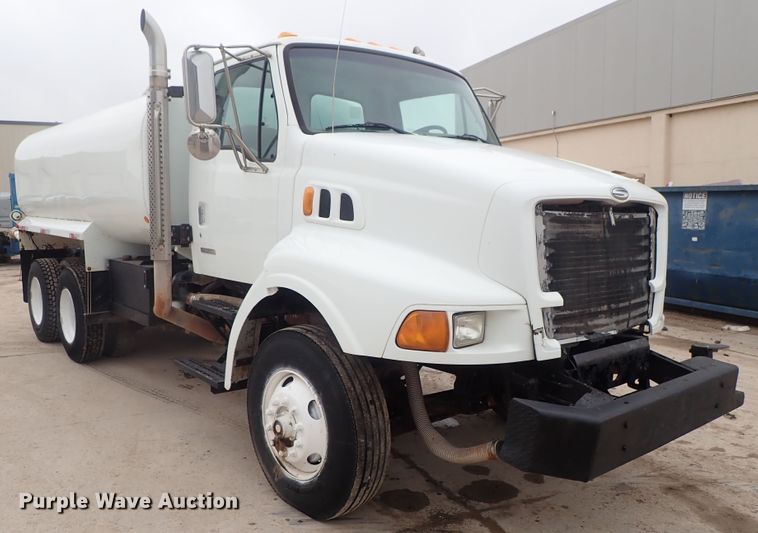 image for item DC3345 2000 Sterling L-Line water truck