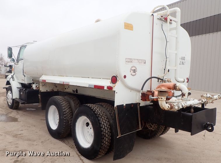 image for item DC3345 2000 Sterling L-Line water truck