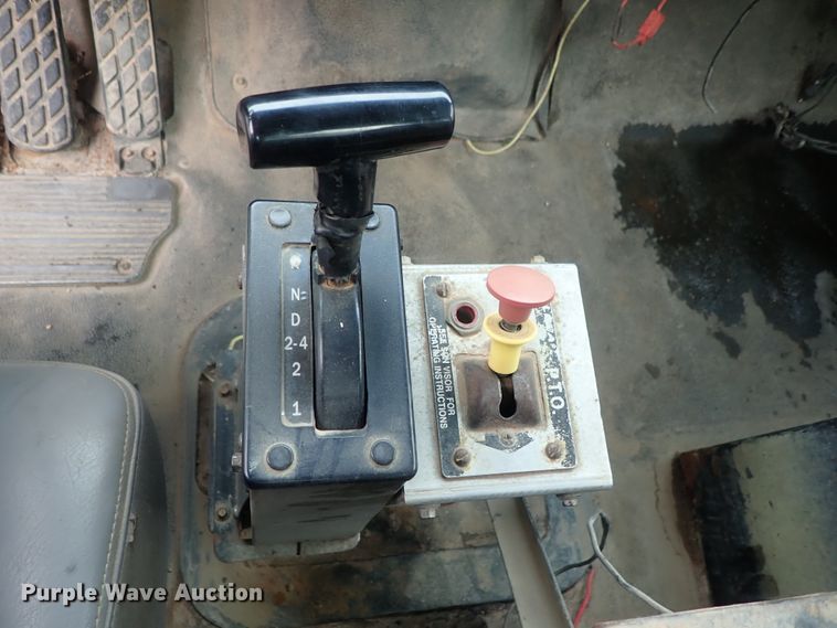 image for item DC3345 2000 Sterling L-Line water truck