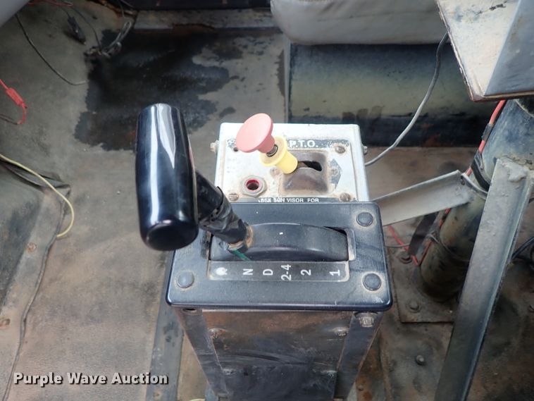 image for item DC3345 2000 Sterling L-Line water truck