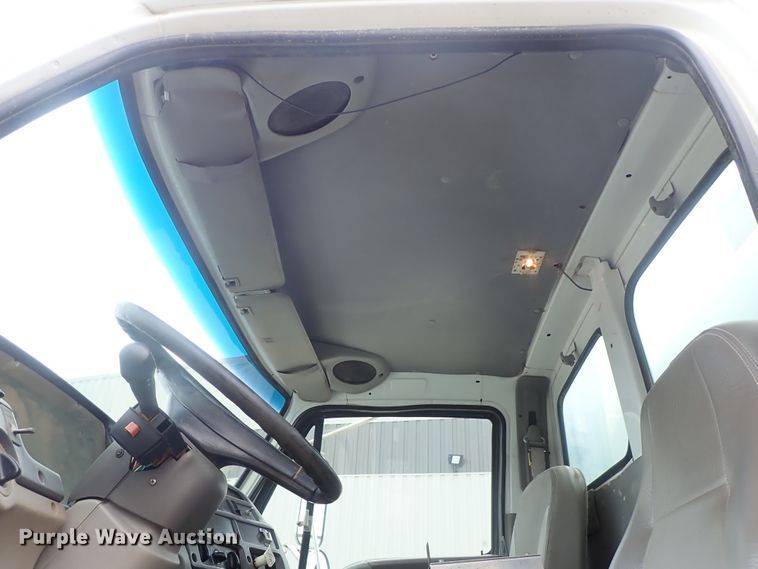 image for item DC3345 2000 Sterling L-Line water truck