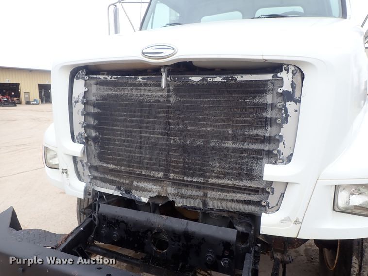 image for item DC3345 2000 Sterling L-Line water truck