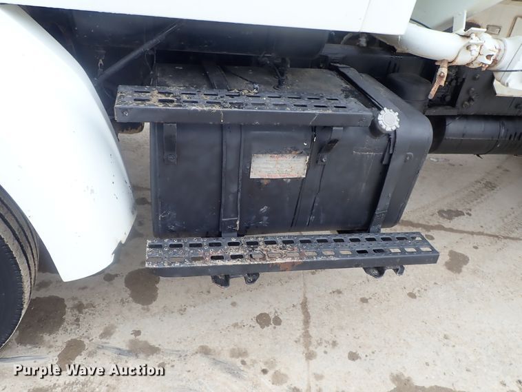 image for item DC3345 2000 Sterling L-Line water truck