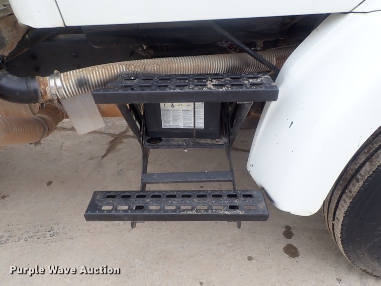 image for item DC3345 2000 Sterling L-Line water truck