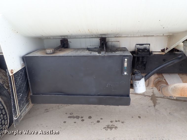 image for item DC3345 2000 Sterling L-Line water truck