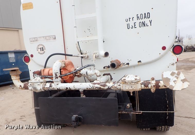 image for item DC3345 2000 Sterling L-Line water truck