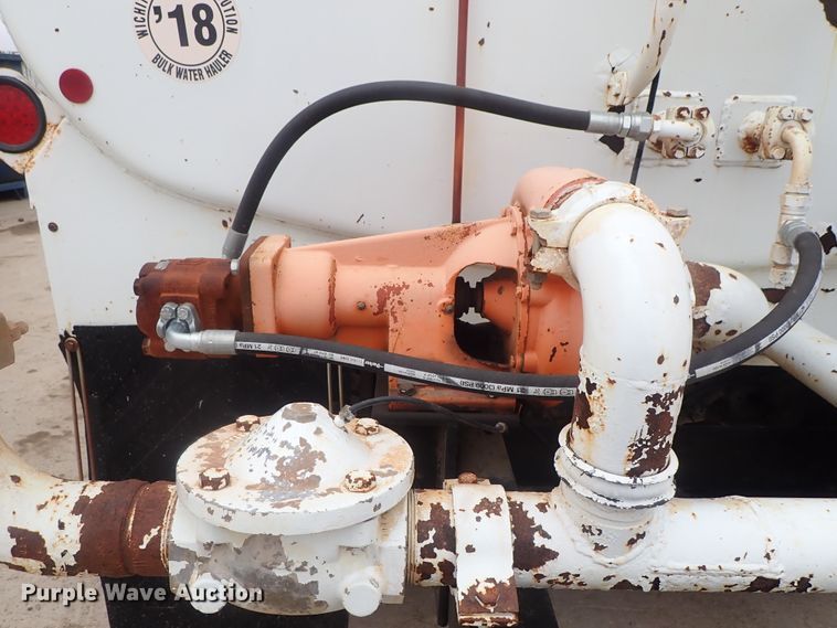 image for item DC3345 2000 Sterling L-Line water truck