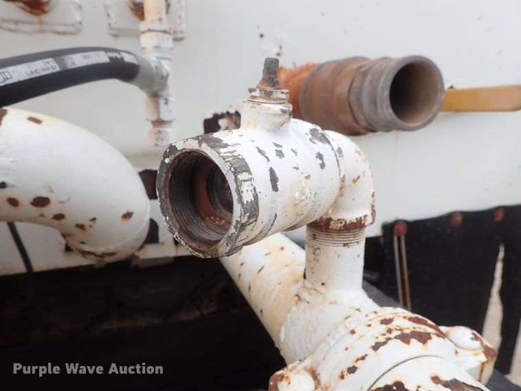 image for item DC3345 2000 Sterling L-Line water truck