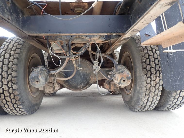 image for item DC3345 2000 Sterling L-Line water truck