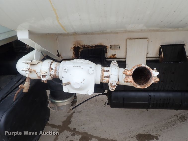 image for item DC3345 2000 Sterling L-Line water truck